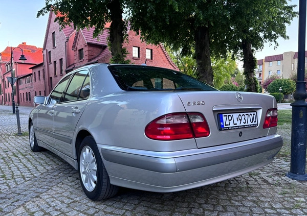 Mercedes-Benz Klasa E cena 29900 przebieg: 176650, rok produkcji 2000 z Lębork małe 352
